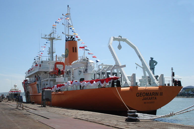 Geomarin III Ikuti Parade Kapal Sail Komodo 2013